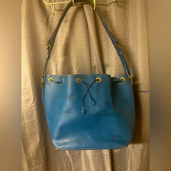 Louis Vuitton Petit Noe Shoulder Bag Handbag Blue EPI Leather Medium LV - Picture 1 of 16